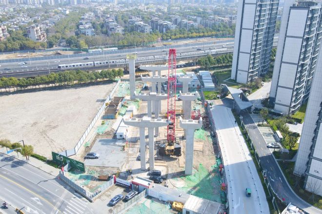 蓝狮平台登录:起底上海地铁塔吊侵入事件:涉事标段施工方上海建工系建筑行业排头兵