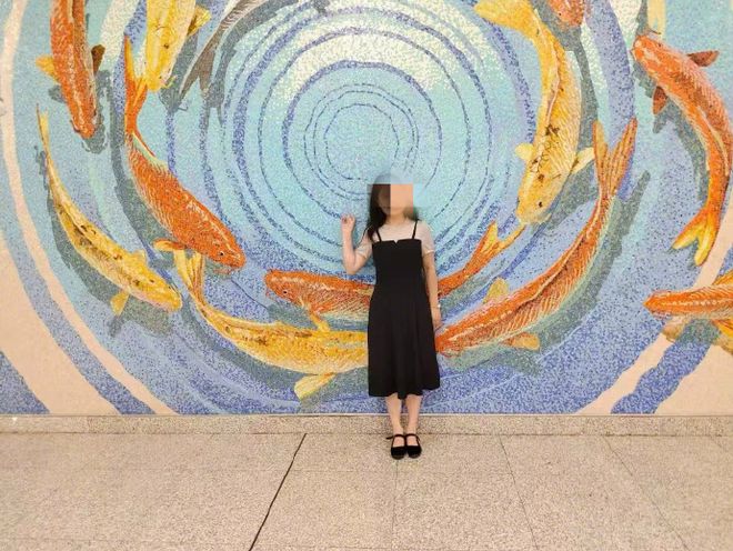 蓝狮娱乐：陕西安康一女教师被卷车底拖行近6公里细节曝光：双手呈抓握状满身拖痕，司机涉超速醉驾、找人顶包等，受害人家属重走致命路线：绝不和解